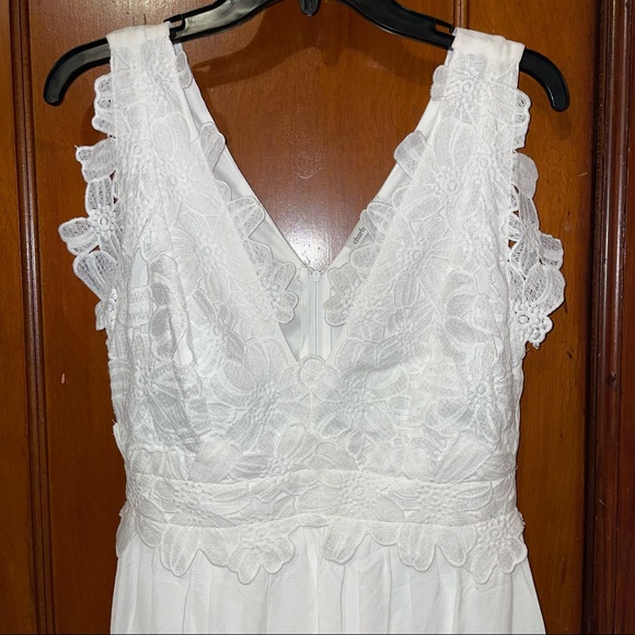 White lace bust mini dress 🤍 - Picture 3 of 4